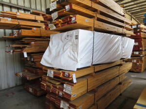 (Lot) Approx. 1200 Board Feet 4/4 Rustic White Oak w/ 900 Square Feet of 6" Rustic White Oak Flooring
